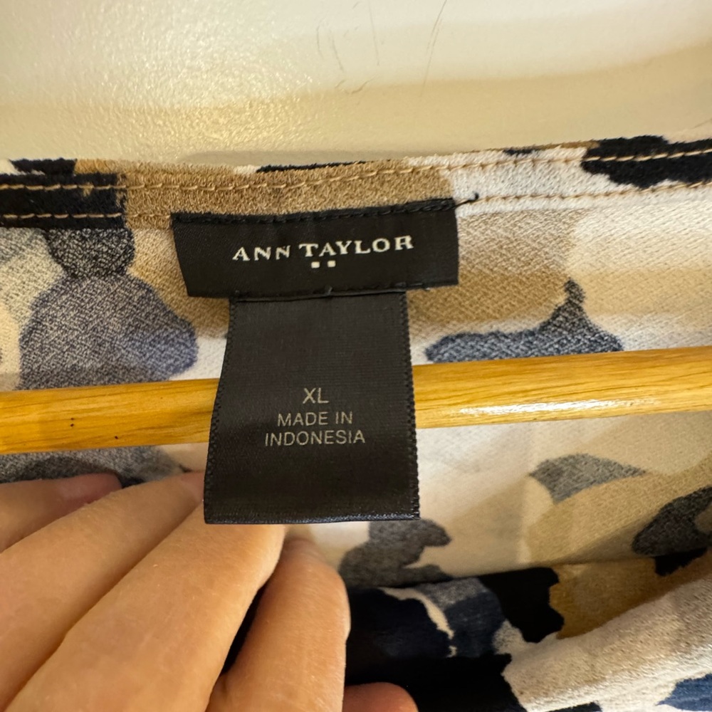 Ann Taylor Picture Collar Sleeveless Top - Picture 3 of 5